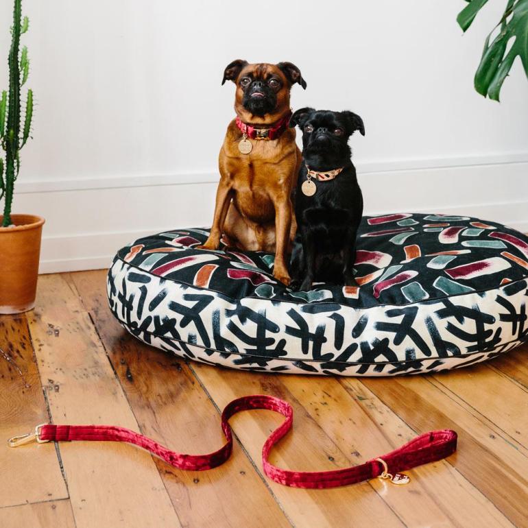 Nice-Digs-Velvet-Leash_Crimson_02